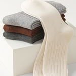 BLACK ULTRA-SOFT RIBBED MERINO WOOL SOCKS
