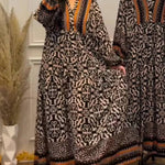 Contrast color V-neck long sleeve printed dress