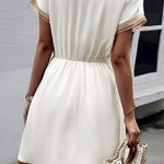 Solid color short-sleeved lace V-neck waist dress
