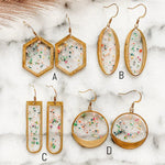 Resin Pressed Flower Earrings - French Retro Queen Anne's Lace