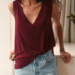 V-neck loose breathable and comfortable sleeveless top