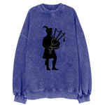 Bagpiper in traditional stance - Vintage Sweatshirt