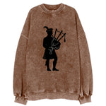 Bagpiper in traditional stance - Vintage Sweatshirt