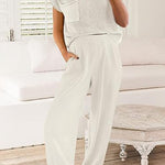 Short-sleeved T-shirt and trouser suit with pockets