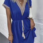 Solid color short-sleeved lace V-neck waist dress