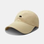 Cotton baseball cap with embroidered bear pattern